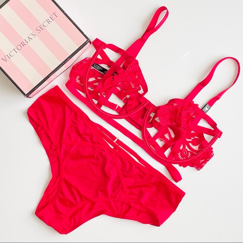 Victoria's Secret Bright Pink Lace Strappy Bra & Panty Set